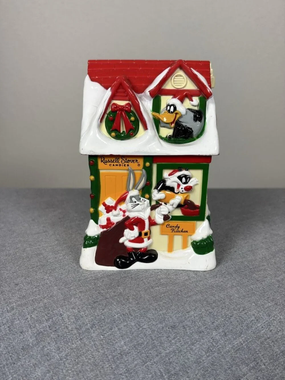 1997 Russell Stover Looney Tunes Christmas Candy Kitchen Coin Bank